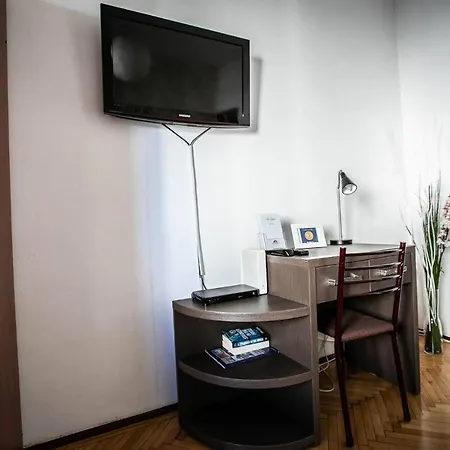 Cismigiu Garden Studio * Boekarest