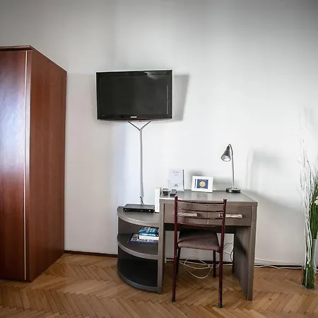 Cismigiu Garden Studio * Boekarest