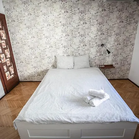 Cismigiu Garden Studio * Boekarest